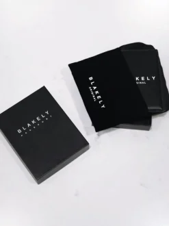 Blk Passport Holder*Blakely Clothing Online